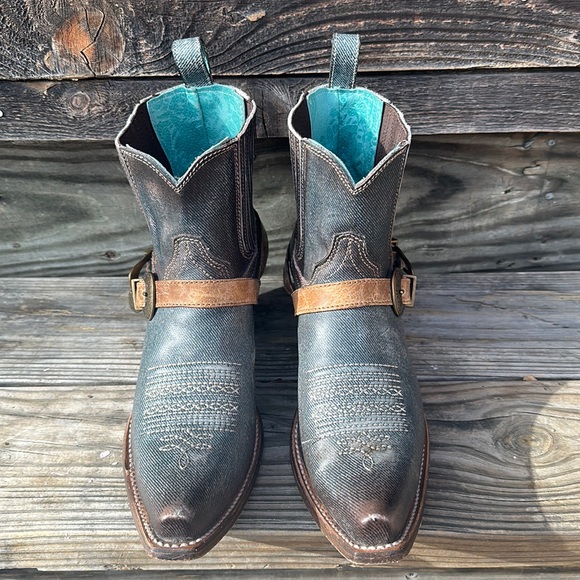 Corral cowgirl/cowboy boots - Picture 3 of 9